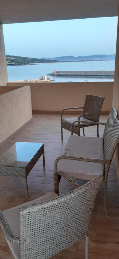 Fronte Mare Attico Indipendente Ed Esclusivo Con Terrazza Panoramica Apartman Isola Rossa Kültér fotó