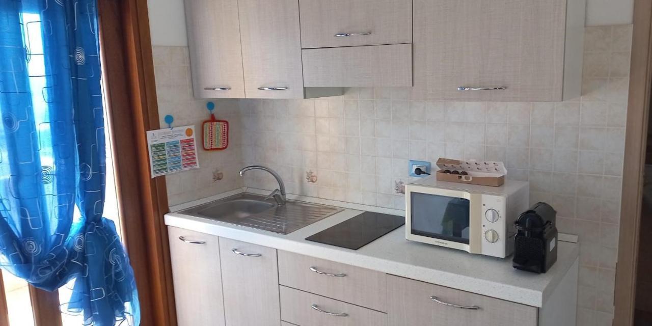 Fronte Mare Attico Indipendente Ed Esclusivo Con Terrazza Panoramica Apartman Isola Rossa Kültér fotó